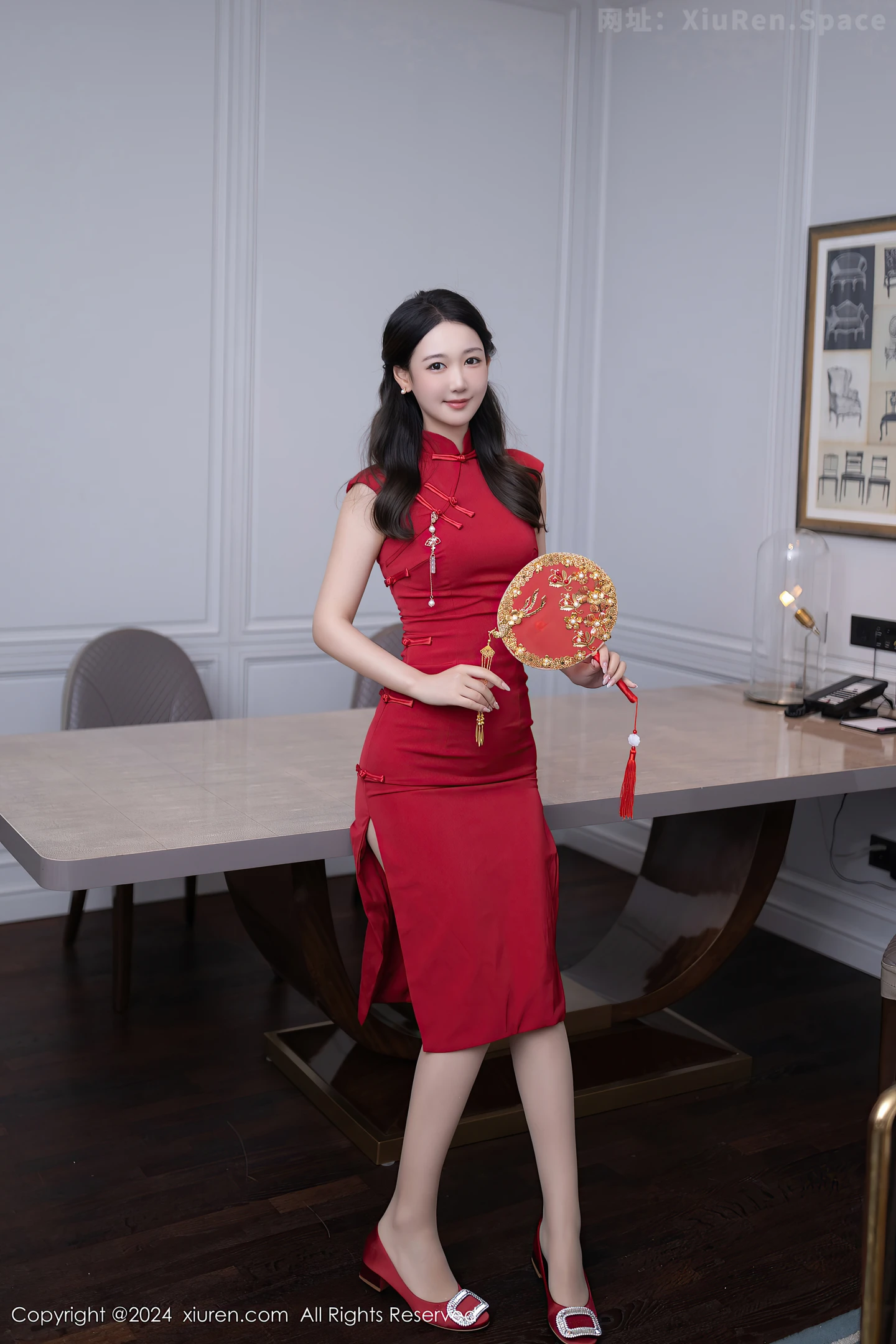 图片[4]-[XiuRen秀人网] VOL.9463 模特唐安琪性感红色旗袍露红色内衣配超薄肉丝秀曼妙身姿诱惑写真81P-秀人网官方网站